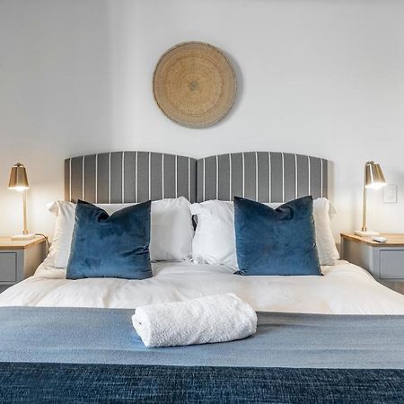 17 Marine, 2 Bedroom Sea-Facing Apt101 Hermanus Esterno foto