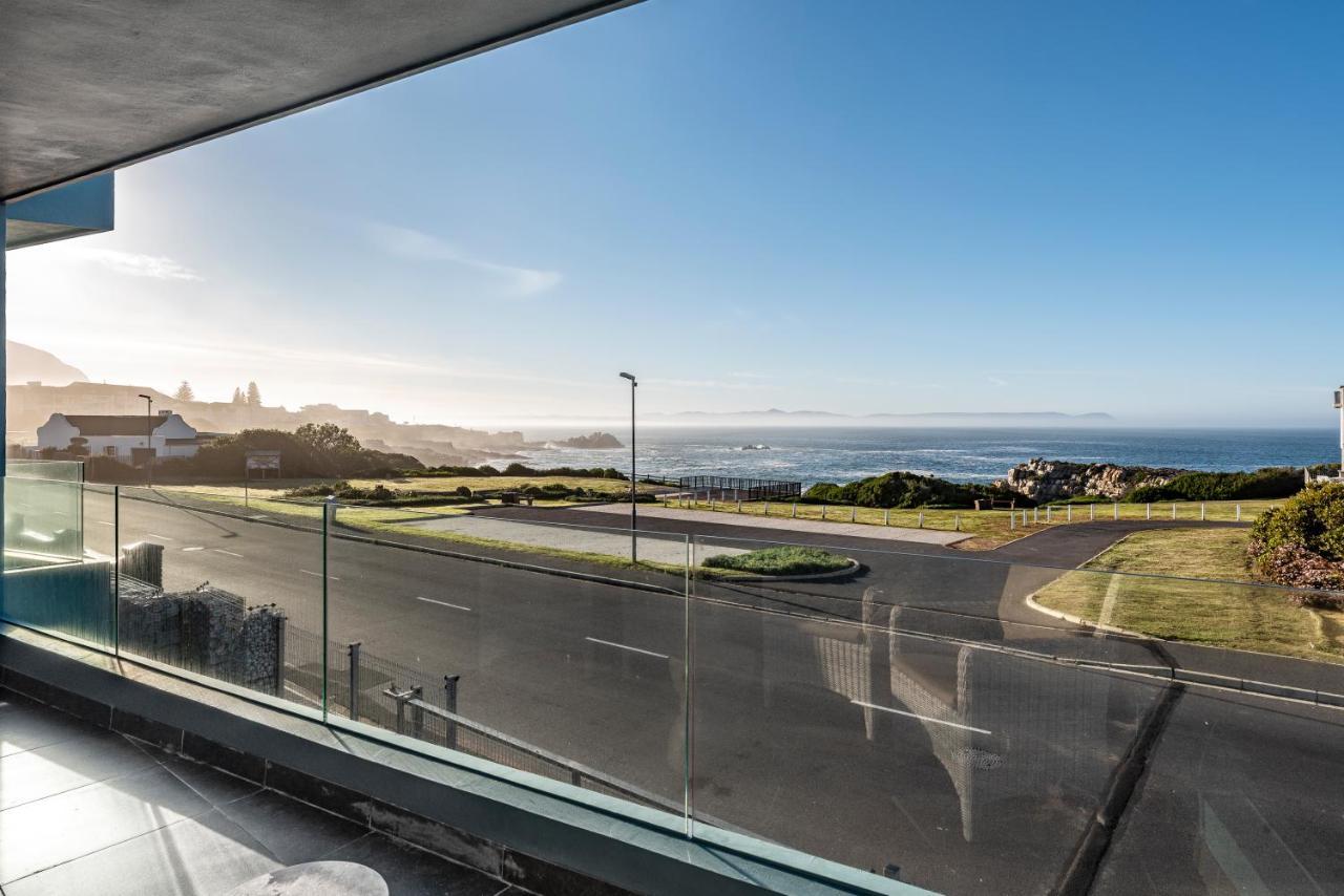 17 Marine, 2 Bedroom Sea-Facing Apt101 Hermanus Esterno foto